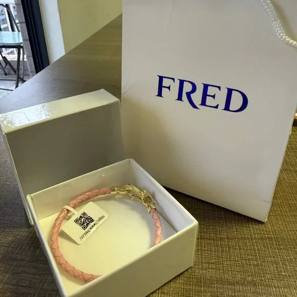 Pink Braided Leather Bracelet with Diamond-Encrusted Gold Clasp - Picture 2 of 8